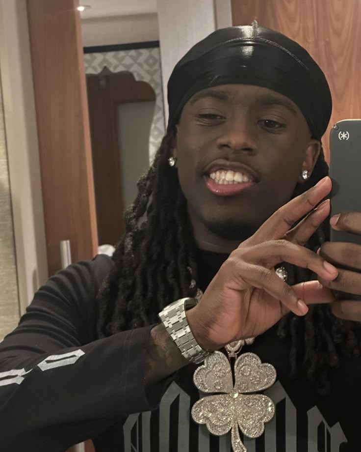 Kai Cenat Iced Out Chain & Pendant